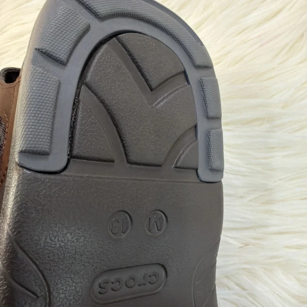 New W/t  13 Crocs Yukon Fisherman Sandals Men's brown gray rubber Comf Travel
